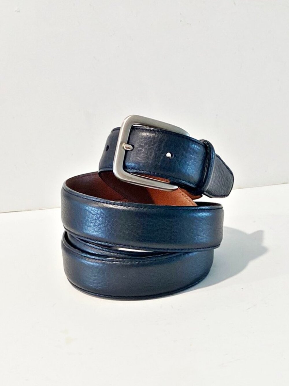 Men's Warehouse Dress Belt Black Black Italian Leather Solid Brass Buckle 48 New